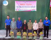 Hành trình “Theo bước chân người anh hùng” ảnh 14