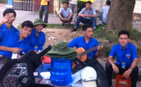 Đẹp mãi màu áo xanh tình nguyện ảnh 1 Đẹp mãi màu áo xanh tình nguyện ảnh 1