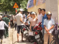 Đa chiều cảm xúc sau buổi thi môn Toán ảnh 29 Đa chiều cảm xúc sau buổi thi môn Toán ảnh 29