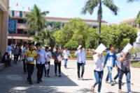 Đa chiều cảm xúc sau buổi thi môn Toán ảnh 4 Đa chiều cảm xúc sau buổi thi môn Toán ảnh 4
