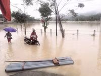 Hà Tĩnh: Ngập lụt trên diện rộng, hơn 60.000 học sinh phải nghỉ học ảnh 2 Hà Tĩnh: Ngập lụt trên diện rộng, hơn 60.000 học sinh phải nghỉ học ảnh 2