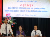 Yêu nghề, yêu trò, vượt mọi khó khăn bám trường, bám lớp ảnh 2 Yêu nghề, yêu trò, vượt mọi khó khăn bám trường, bám lớp ảnh 2
