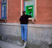 bat gap hinh anh "oai oam" khi rut tien o cay atm hinh anh 11