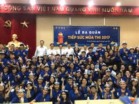 Cựu thủ quân ĐT Việt Nam Lê Công Vinh dự Lễ ra quân tiếp sức mùa thi ảnh 2