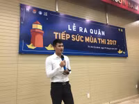 Cựu thủ quân ĐT Việt Nam Lê Công Vinh dự Lễ ra quân tiếp sức mùa thi ảnh 4