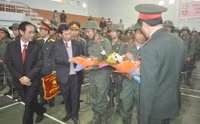 Thanh niên Huế nô nức tòng quân ảnh 2 Thanh niên Huế nô nức tòng quân ảnh 2