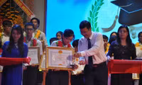Quảng Ngãi: Vinh danh – khen thưởng nhà giáo, học sinh đạt thành tích cao ảnh 8 Quảng Ngãi: Vinh danh – khen thưởng nhà giáo, học sinh đạt thành tích cao ảnh 8