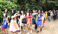 Miss Grand International 2017 tham quan động Thiên Đường ảnh 4