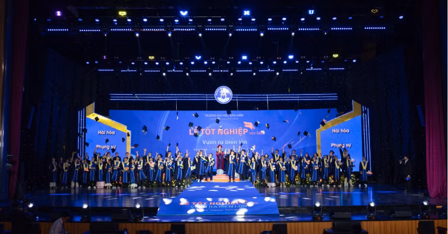 Sinh viên Văn Hiến vươn ra biển lớn với tinh thần “Hài hòa – Phụng sự - Thành danh”.