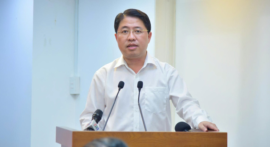 Ông Phạm Hồng Sơn phát biểu tại buổi họp báo. dai-hoi-2.jpg