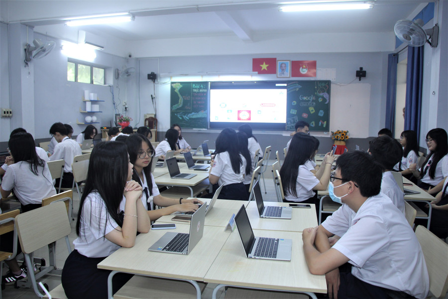 Lớp học Google tại Trường THPT Phú Nhuận (TPHCM). img-6963.jpg