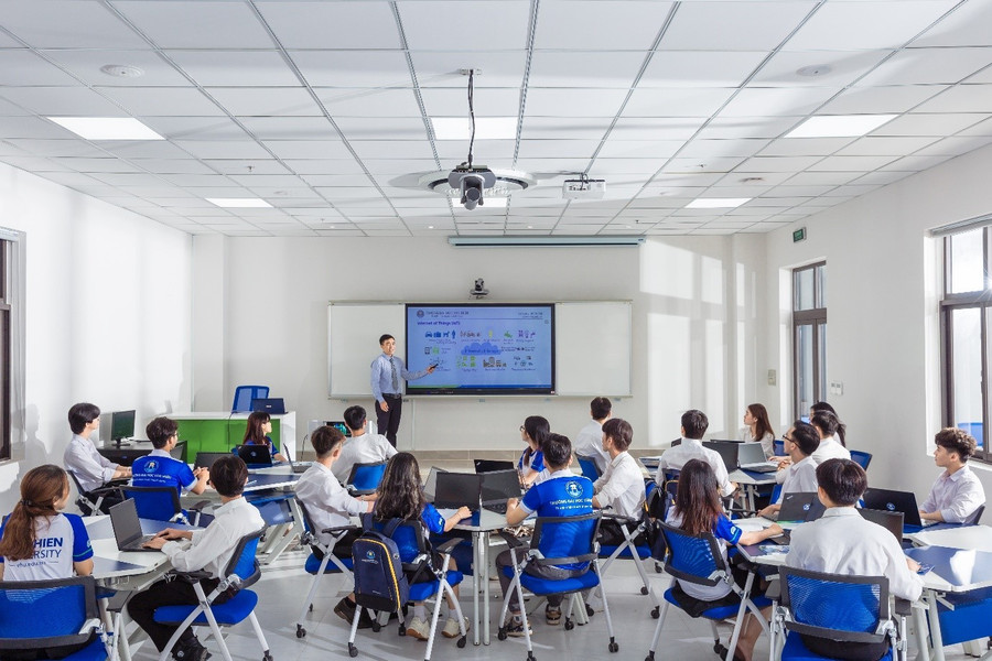 Đội ngũ giảng viên cố vấn luôn đồng hành cùng sinh trong suốt hành trình học tập, rèn luyện. 1.jpg