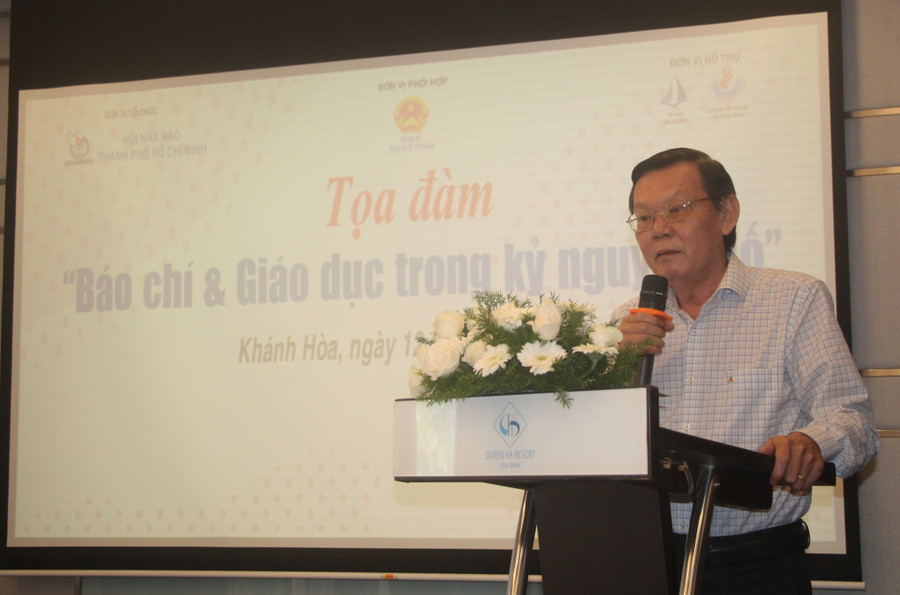 Ông Nguyễn Tấn Phong chia sẻ tại tọa đàm. bao-chi-va-giao-duc-trong-ky-nguyen-so-3.jpg