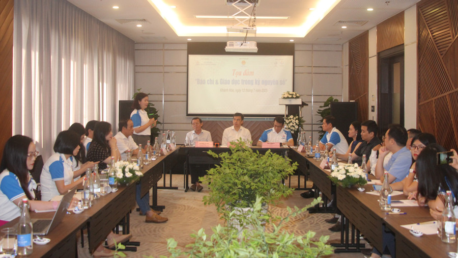 Toàn cảnh buổi tọa đàm. bao-chi-va-giao-duc-trong-ky-nguyen-so-6.jpg
