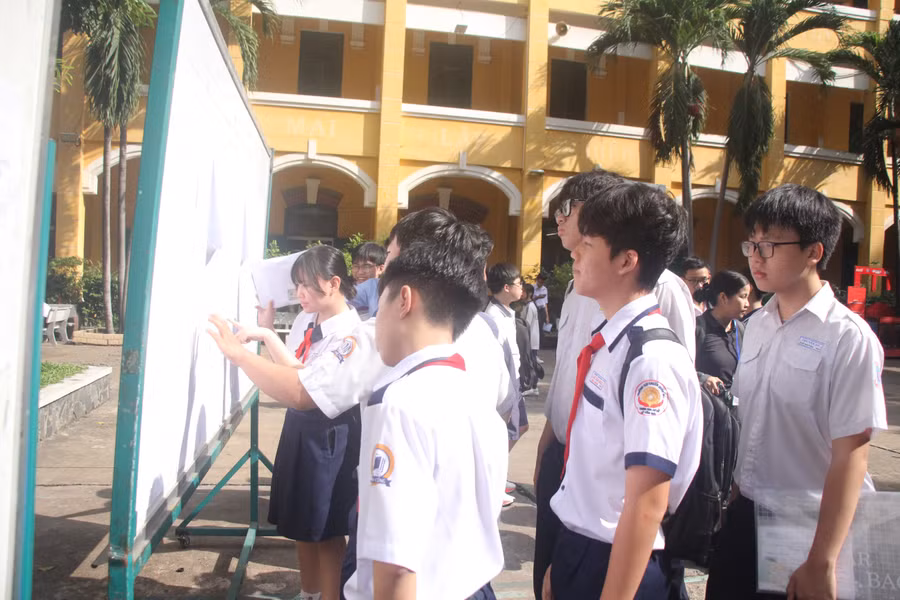 Học sinh TPHCM tham gia kỳ thi lớp 10 năm 2025.