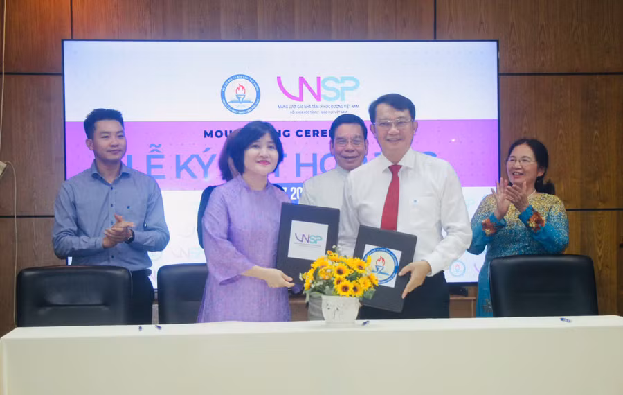 Thoả thuận hợp tác chiến lược song phương giữa Mạng lưới các nhà tâm lý học đường Việt Nam và Trung tâm Phát triển GD&ĐT phía Nam.