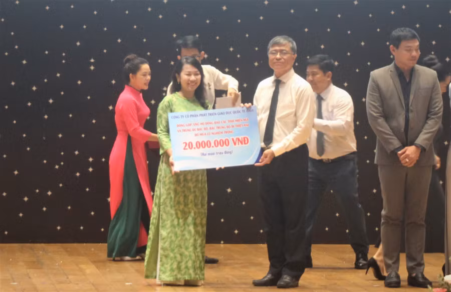 Sở GD&ĐT TPHCM tiếp nhận ủng hộ từ các đơn vị.