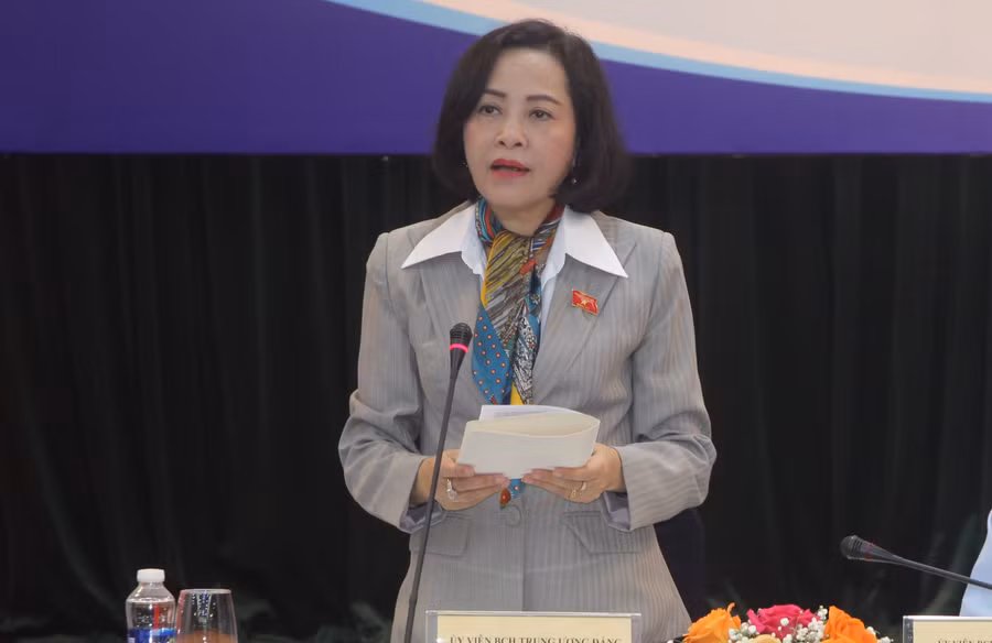 Bà Nguyễn Thị Thanh, Phó Chủ tịch Quốc hội phát biểu tại tọa đàm.