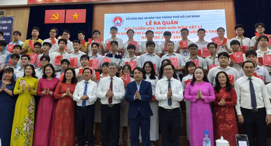 hoc-sinh-gioi-quoc-gia-tphcm.jpg