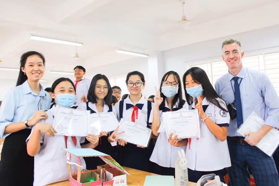 Học sinh Trường THPT chuyên Trần Đại Nghĩa (TPHCM) trong một tiết học theo Chương trình tiếng Anh tích hợp.