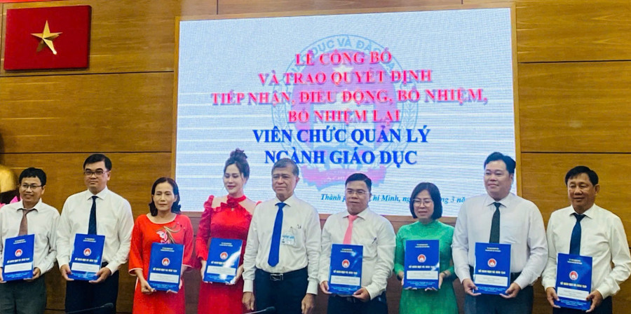 Cán bộ quản lý được bổ nhiệm, điều động và tiếp nhận.