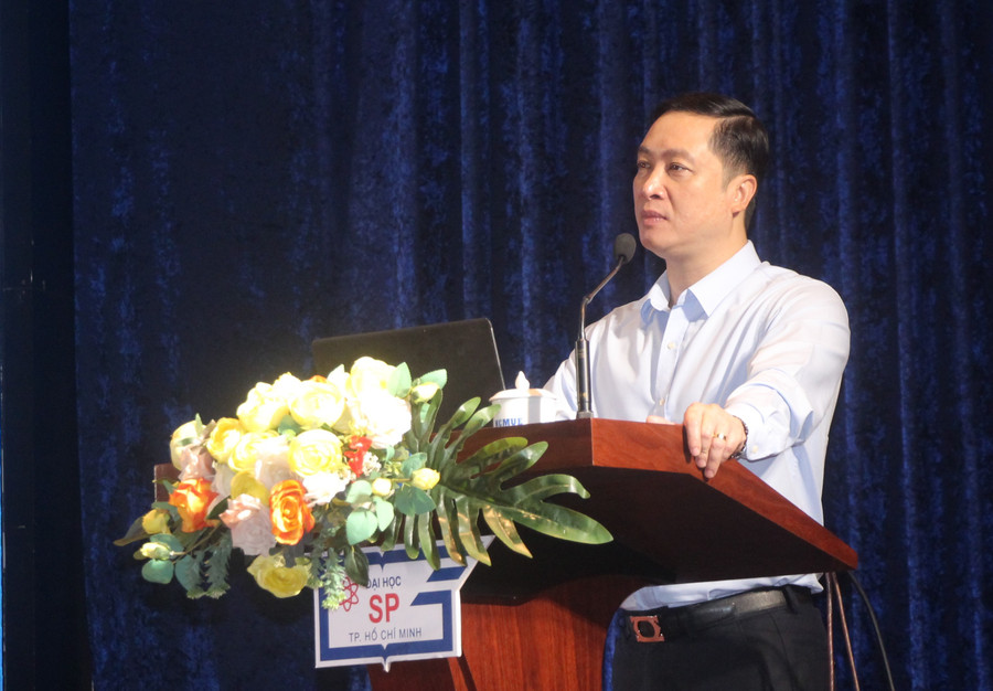Ông Nguyễn Đức Cường trao đổi tại hội nghị. tap-huan-thanh-tra-thi-tot-nghiep-2.jpg