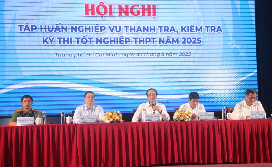 Lãnh đạo Bộ GD&ĐT, Thanh tra Bộ GD&ĐT, Cục Quản lý chất lượng, Cục A06-Bộ Công An điều hành phần thảo luận.