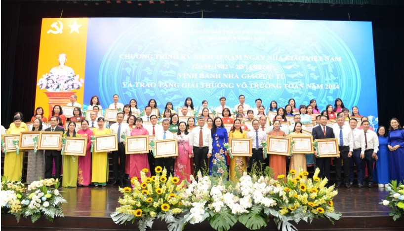 TPHCM vinh danh 14 nhà giáo ưu tú và 50 giáo viên đạt Giải thưởng Võ Trường Toản năm 2024. 