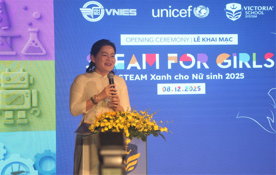 Bà Lê Nguyễn Trung Nguyên chia sẻ tại lễ khai mạc.