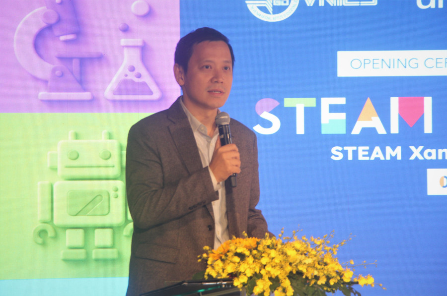 GS.TS Lê Anh Vinh phát biểu khai mạc chương trình.