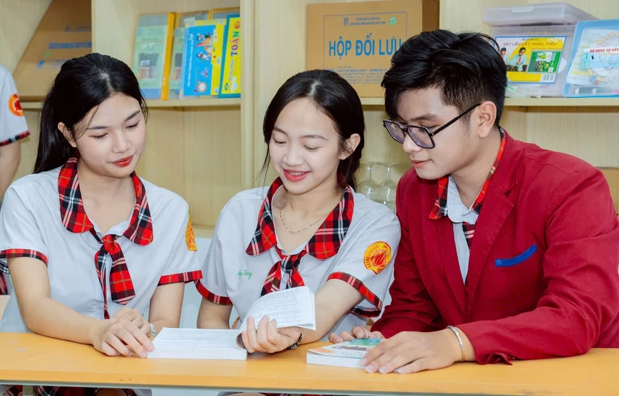Học sinh Trường MN, TH, THCS, THPT Nam Việt.