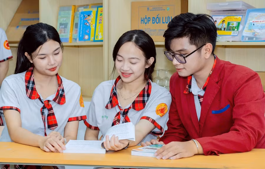 Học sinh Trường MN, TH, THCS, THPT Nam Việt.