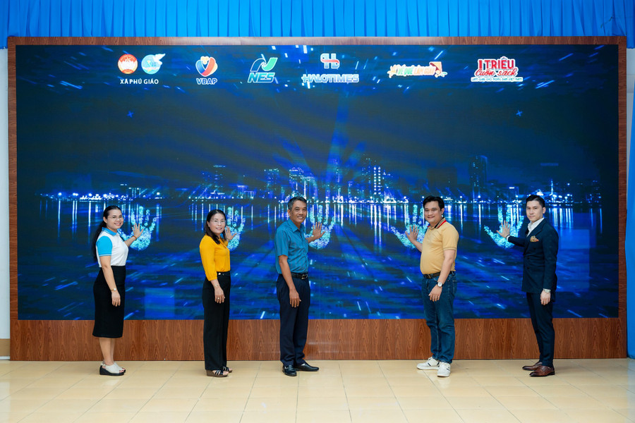 Nghi thức kích hoạt thư viện số.