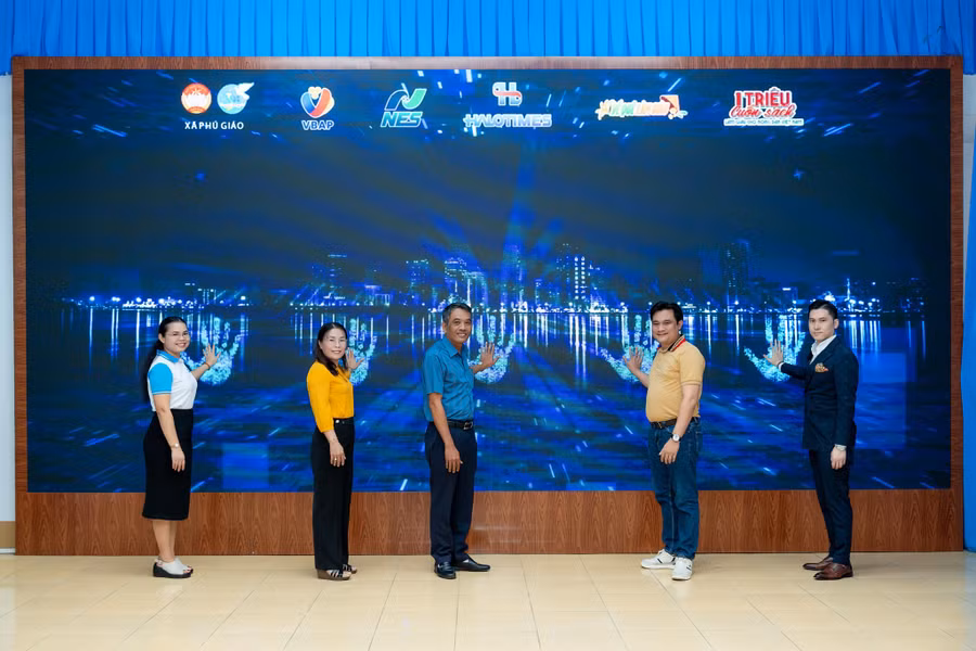 Nghi thức kích hoạt thư viện số.