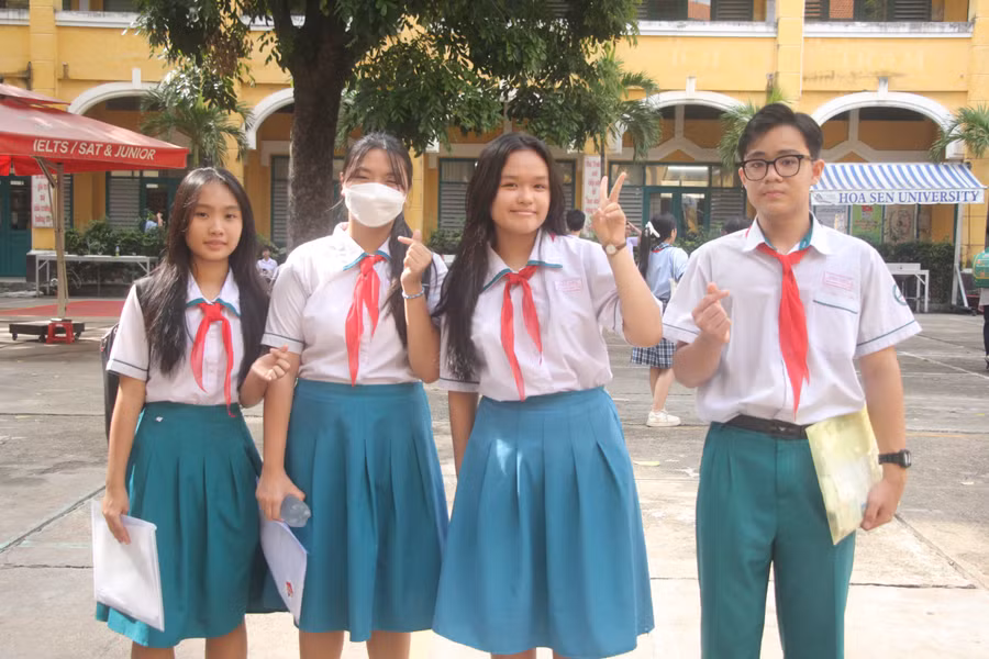 Học sinh TPHCM tham gia kỳ thi tuyển sinh lớp 10 năm 2025.