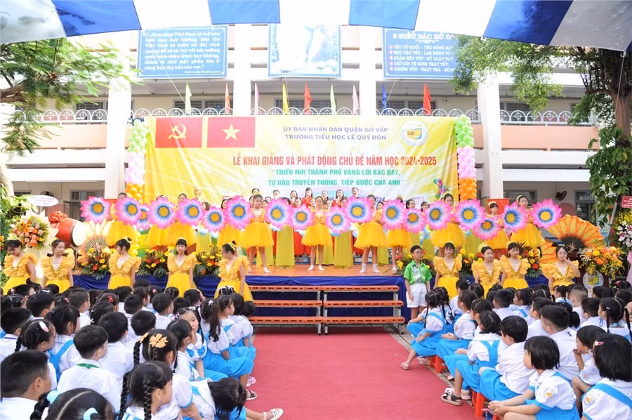 Lễ khai giảng tại Trường tiểu học Lê Quý Đôn. Ảnh: Website nhà trường.