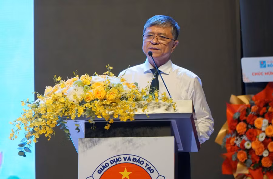 Ông Nguyễn Văn Hiếu, Giám đốc Sở GD&ĐT TPHCM phát biểu tại hội nghị.