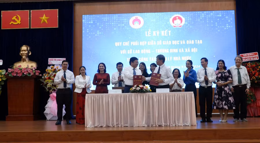 Sở LĐ-TB&XH TPHCM ký kết quy chế phối hợp với Sở GD&ĐT thành phố.