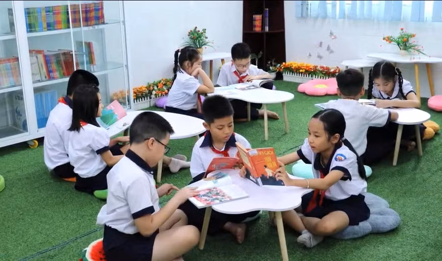 Hoạt động đọc sách của học sinh Trường Tiểu học Trần Văn Ơn.