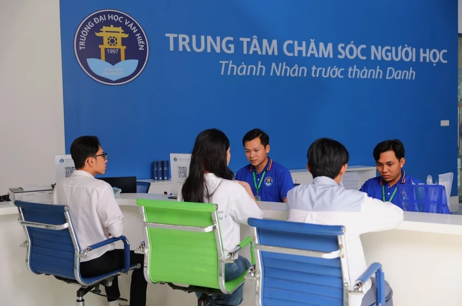 Trường Đại học Văn Hiến luôn đồng hành cùng thí sinh trong việc định hướng tương lai nghề nghiệp trong các hoạt động tư vấn, hướng nghiệp, ngày hội tư vấn tuyển sinh.