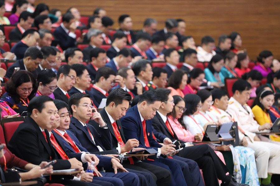 Các đại biểu tham dự đại hội. lam-dinh-thang-trinh-bay-tai-dai-hoi.jpg
