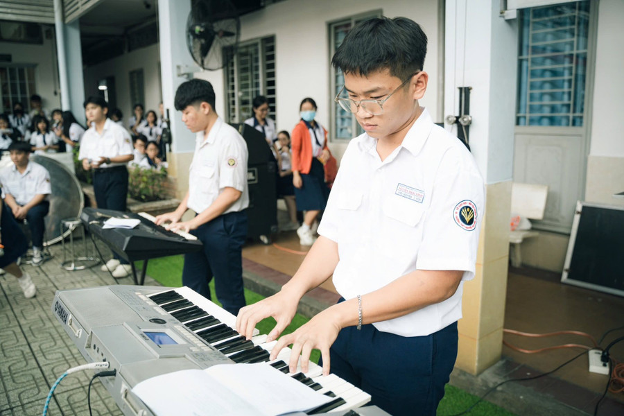 truong-thpt-nguyen-thai-binh-1.jpg