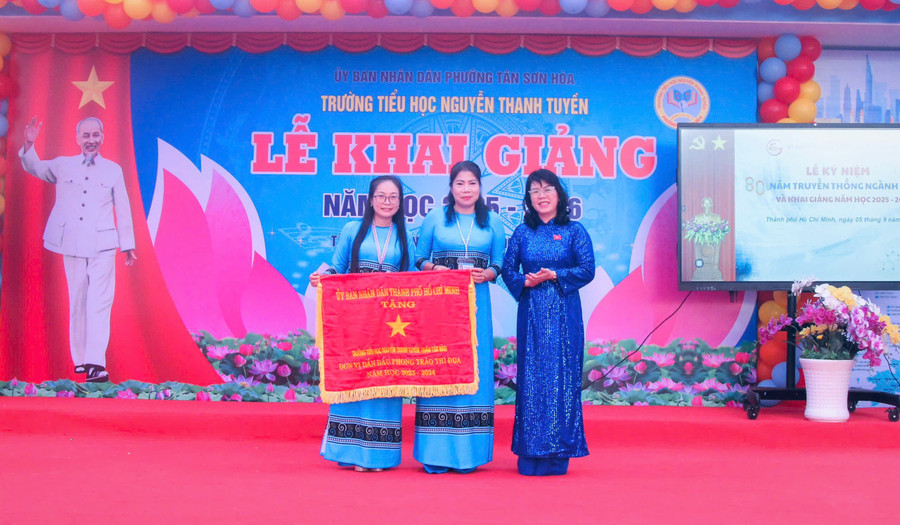 Trường Tiểu học Nguyễn Thanh Tuyền nhận Cờ thi đua của Thành phố, khai-giang-nam-hoc-moi-4.jpg