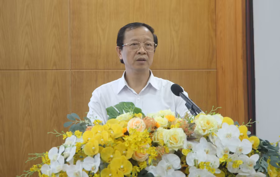 Thứ trưởng Phạm Ngọc Thưởng phát biểu tại buổi làm việc.