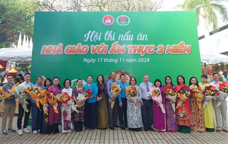 Công đoàn Ngành Giáo dục TPHCM tổ chức các hoạt động tháng nhớ ơn thầy cô chào mừng kỷ niệm 42 năm ngày Nhà giáo Việt Nam.