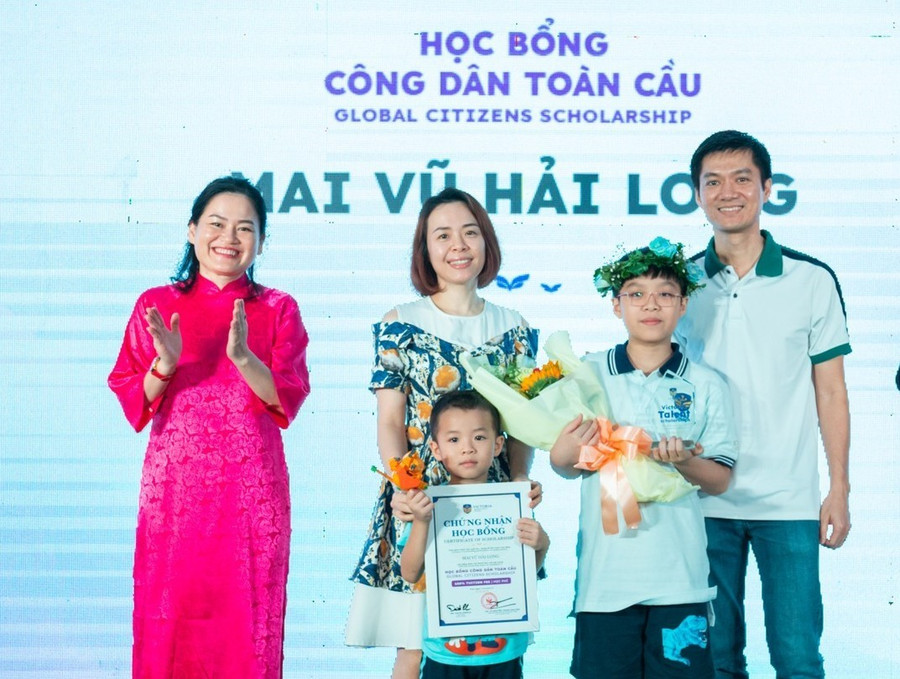 Trong các năm học trước, Victoria School cũng triển khai nhiều suất học bổng cho học sinh có thành tích học tập tốt. 2.jpg