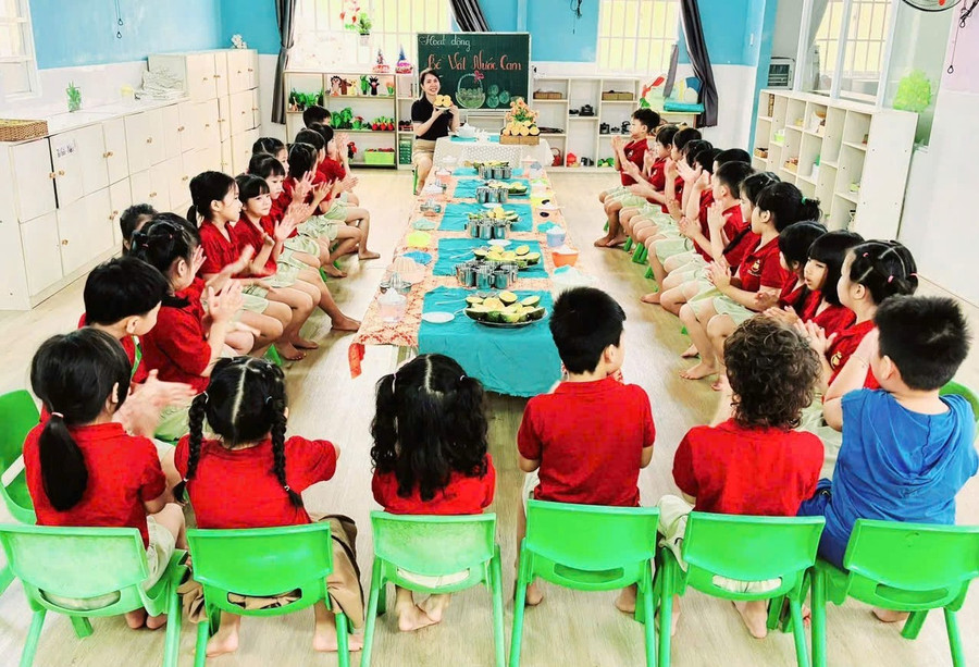 Tiết học của trẻ Trường Mầm non Tây Thạnh 2. mo-cua-truong-he-2.jpg