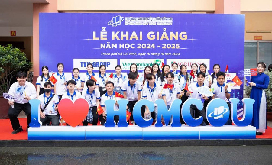 Sinh viên Trường Đại học Mở TPHCM trong Lễ khai giảng năm học 2024-2205. dai-hoc-mo-5556.jpg