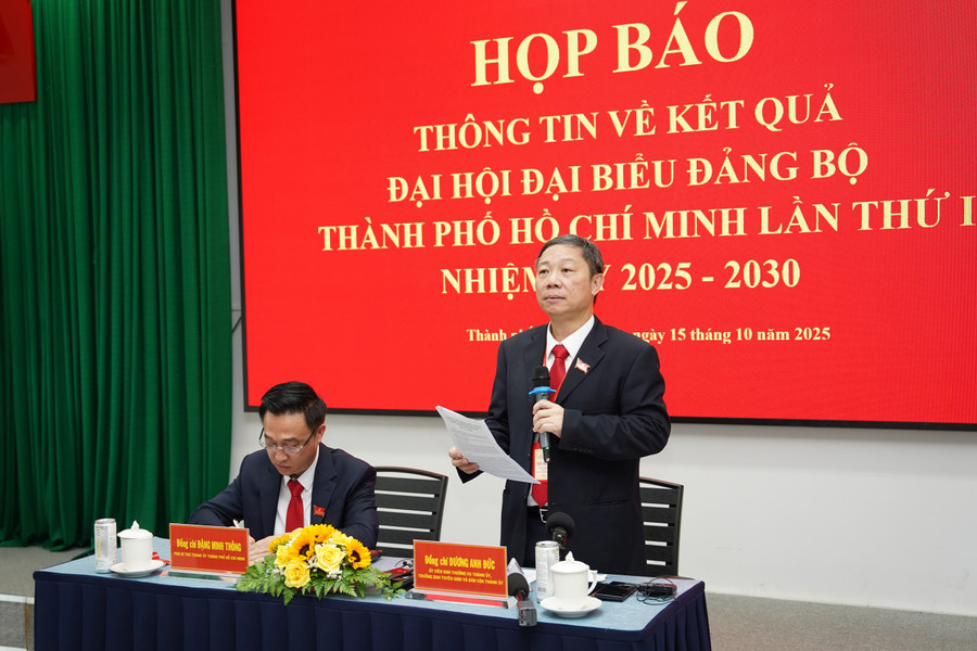 Ông Dương Anh Đức phát biểu tại buổi họp báo. hop-bao-sau-dai-hoi-1.jpg