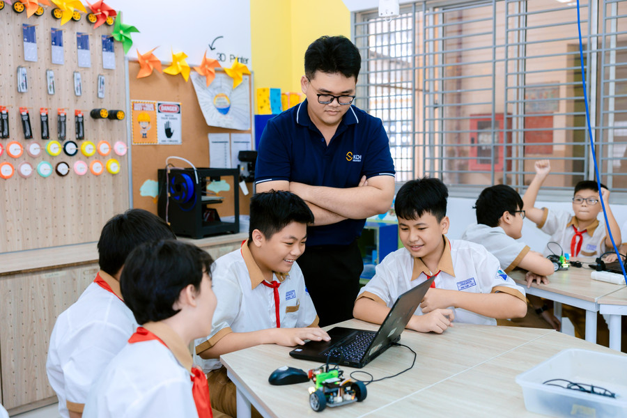 Giờ học STEM của học sinh Trường THCS Lương Định Của (phường Cát Lái, TPHCM).